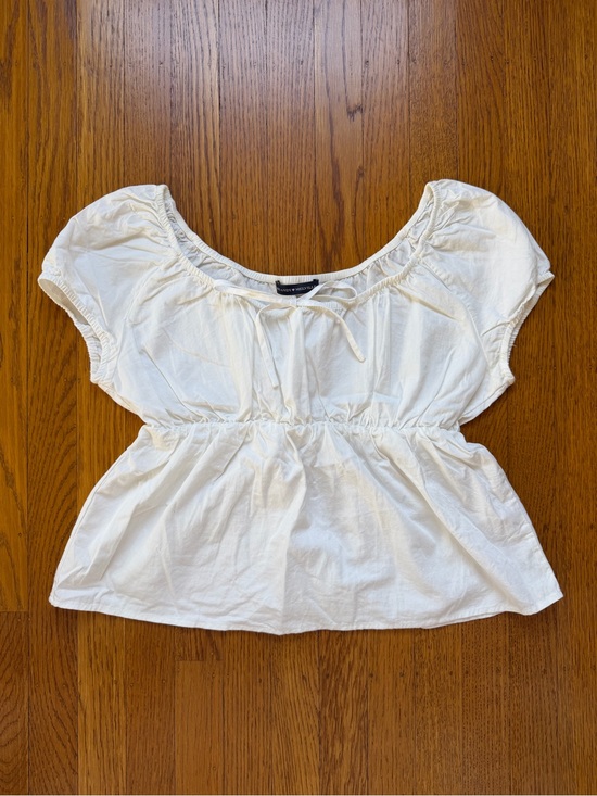 Brandy Melville Tops - Like New - Brandy Melville cream babydoll blouse (OS)